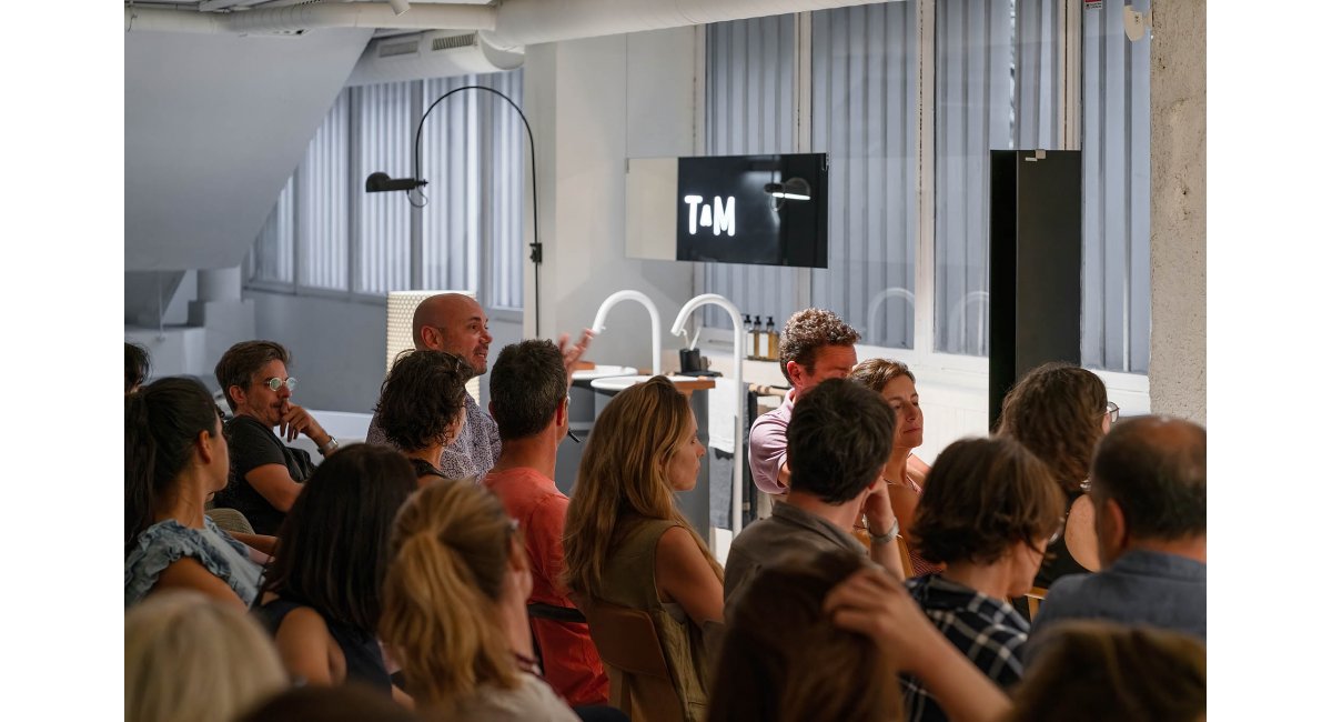 xposición y mesa redonda sobre Artesanía Contemporánea con Rosa Cortiella, The Glass Apprentice y Fusteria JVidal