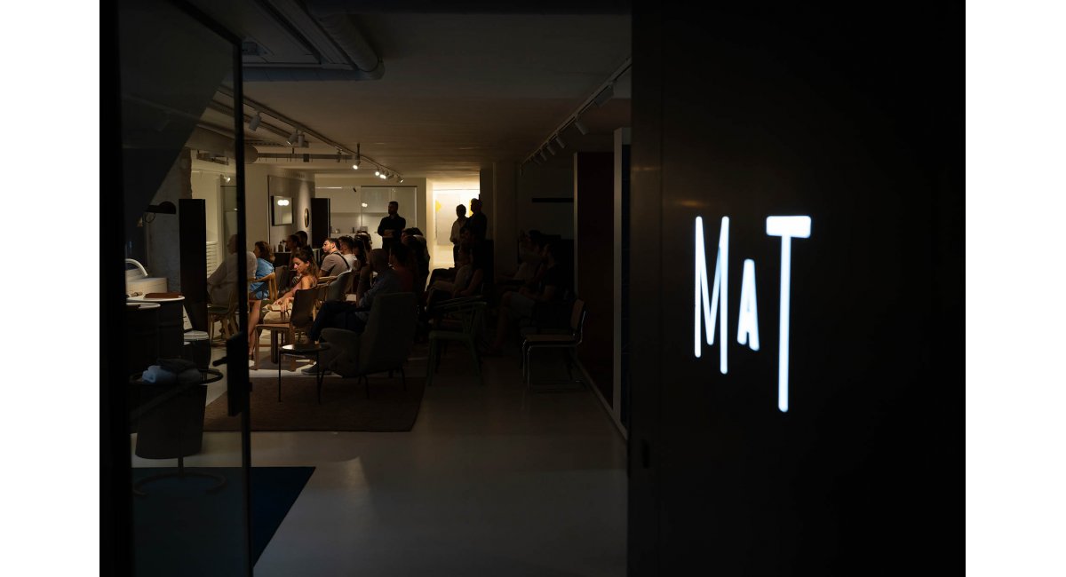 xposición y mesa redonda sobre Artesanía Contemporánea con Rosa Cortiella, The Glass Apprentice y Fusteria JVidal