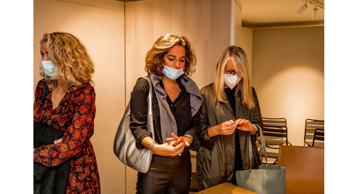 Marc Monzó presenta el solitario "IO" en primicia