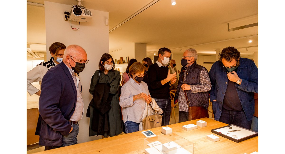 Marc Monzó presenta el solitario "IO" en primicia