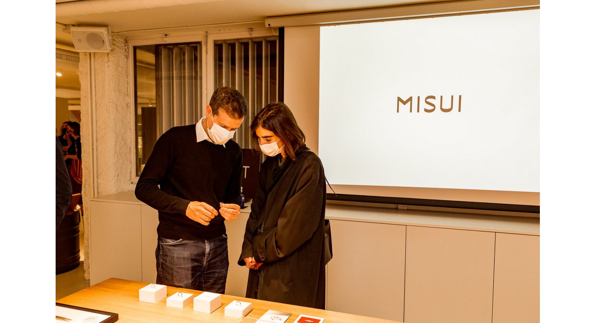 Marc Monzó presenta el solitario "IO" en primicia