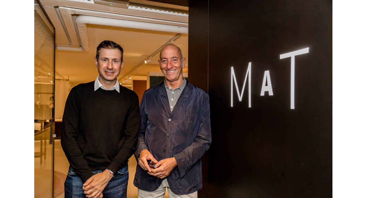 Marc Monzó presenta el solitario "IO" en primicia